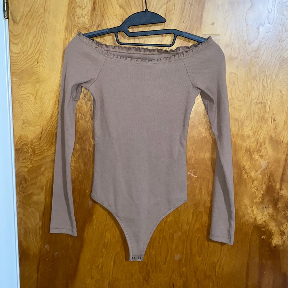 Abercrombie & Fitch Ribbed Knit Off Shoulder Bodysuit